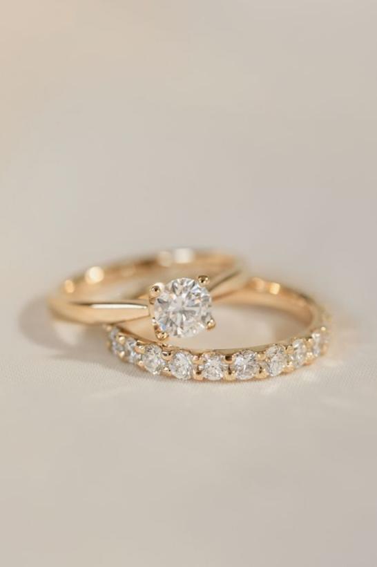 1.90ct Round Brilliant Cut Lab-Grown Diamond Bridal Set in 9k Gold - IGI Certified