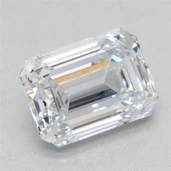 0.91ct Emerald Lab Grown Diamond (Colour E, Clarity VS1, IGI)