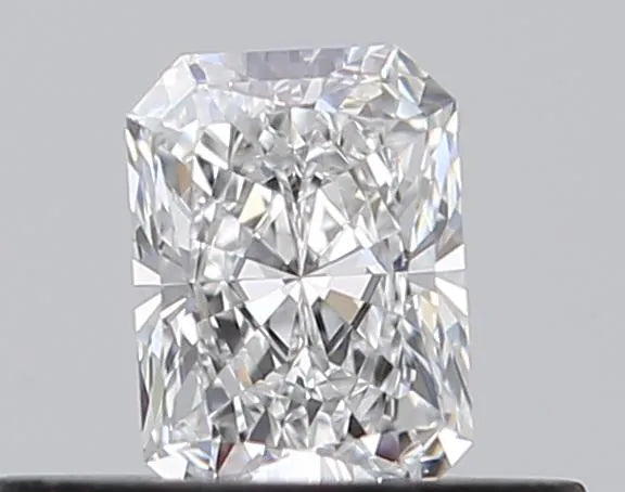 0.30ct Radiant Natural Diamond (Colour D, Clarity VVS1, GIA)