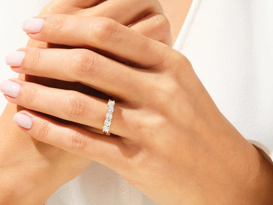 Classic 1ct Five-Stone Diamond Wedding Band in 9k Gold